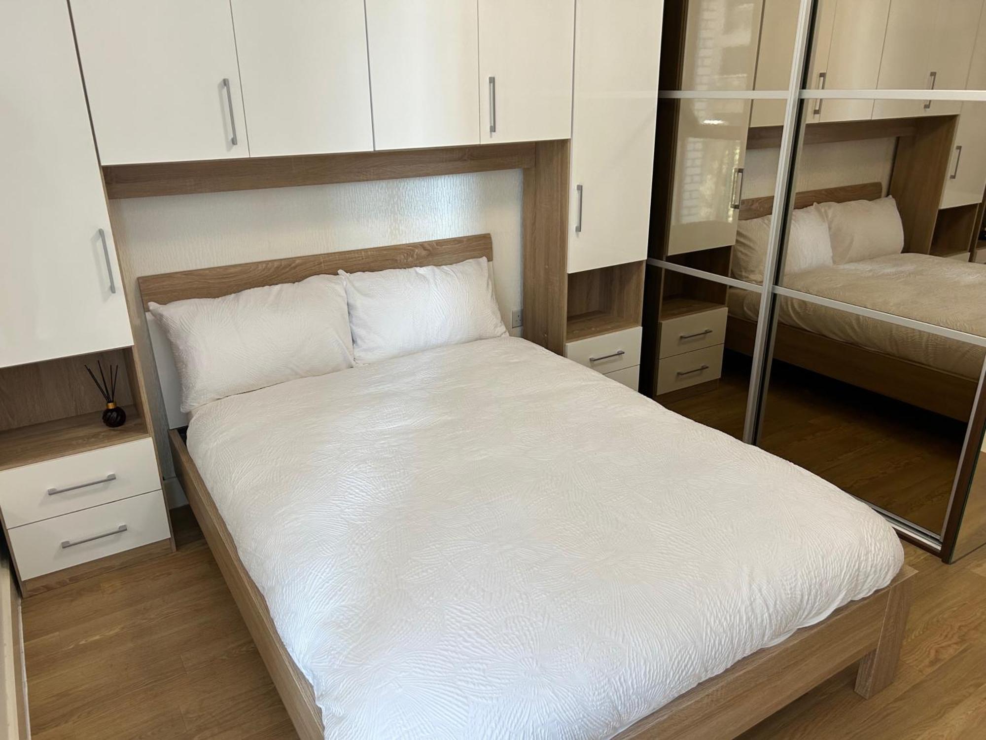 1-bed Sleeps 4 Near Attractions & Transport Londra