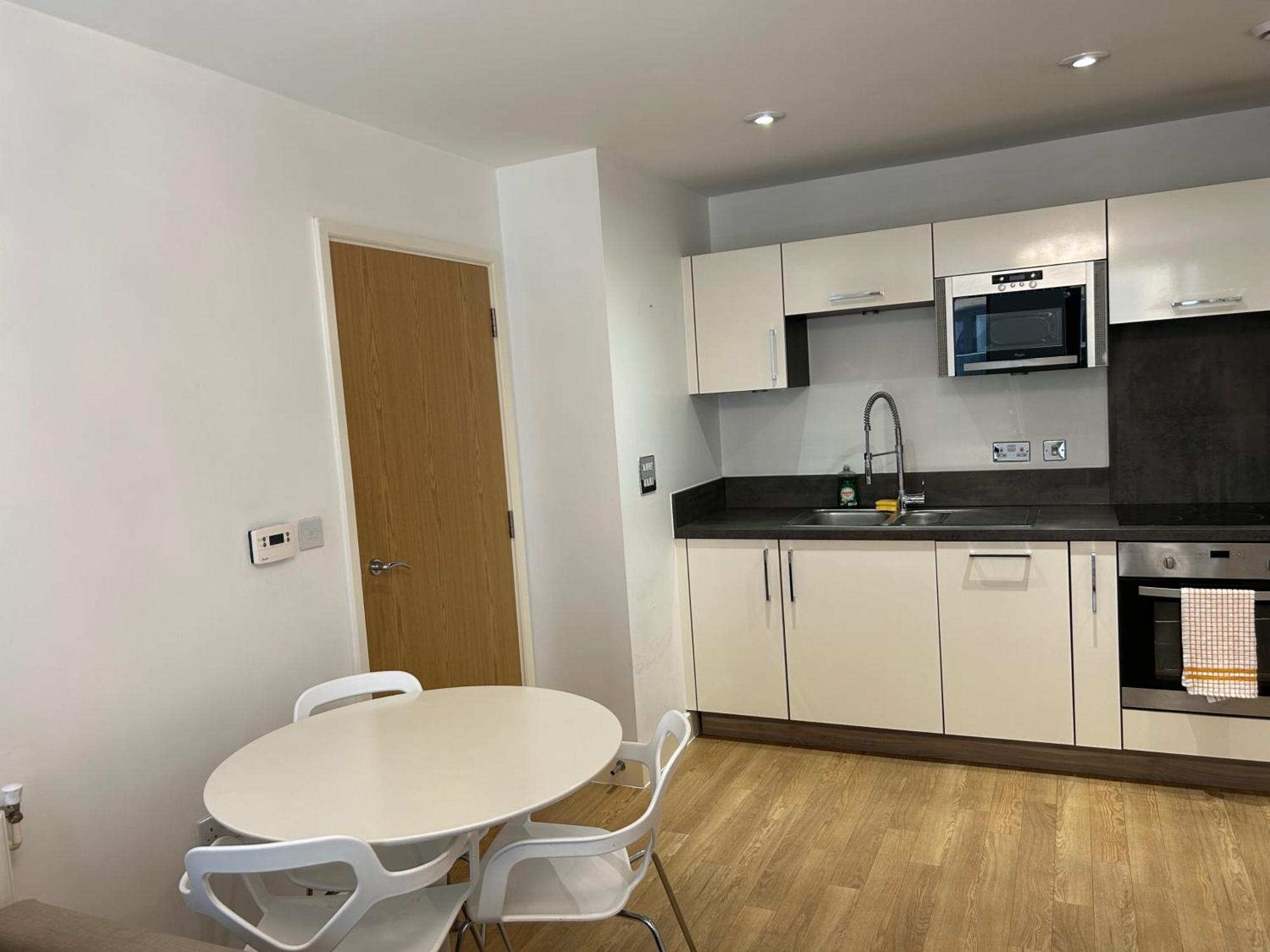 1-bed Sleeps 4 Near Attractions & Transport * Londra