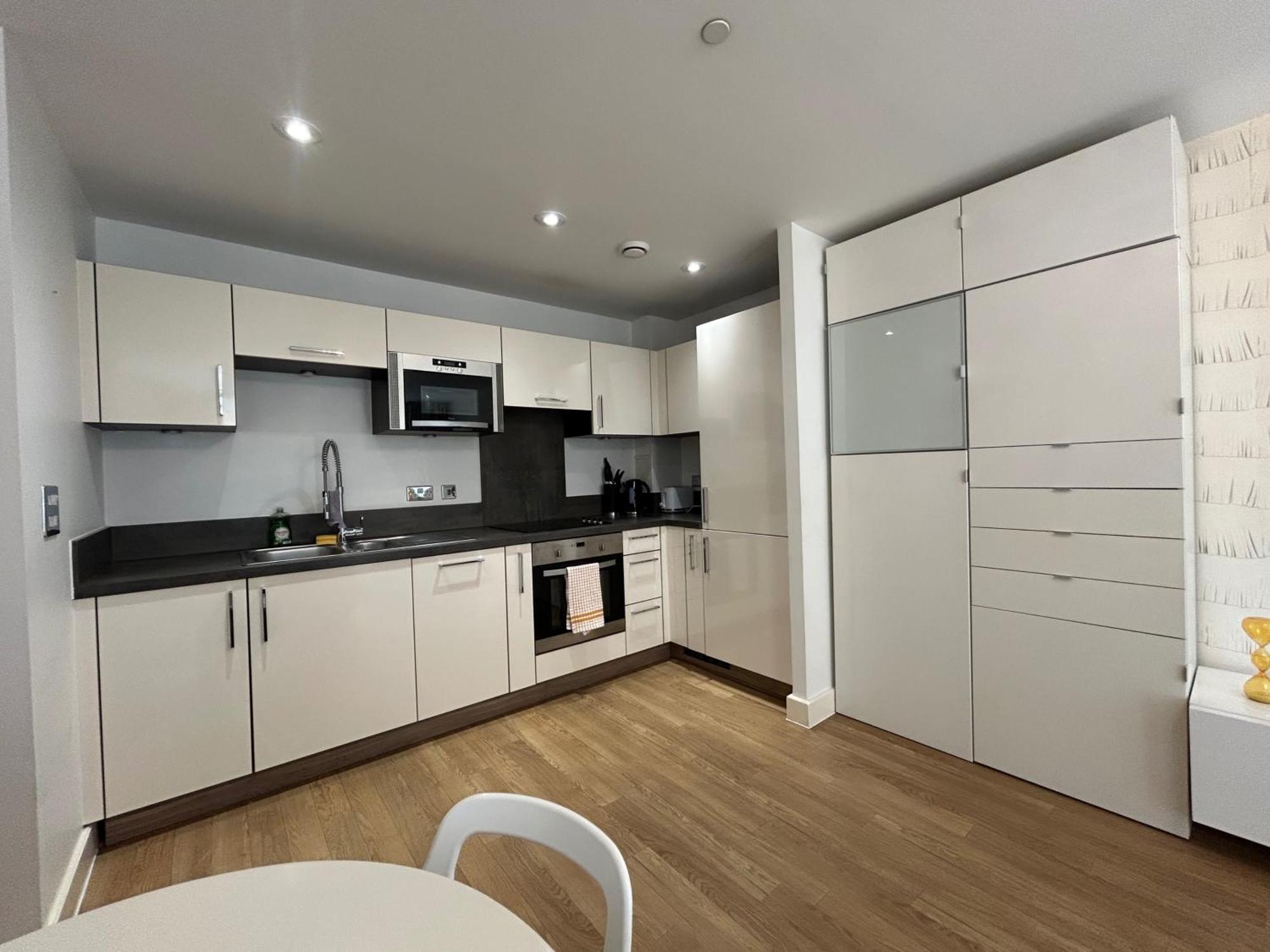 1-bed Sleeps 4 Near Attractions & Transport