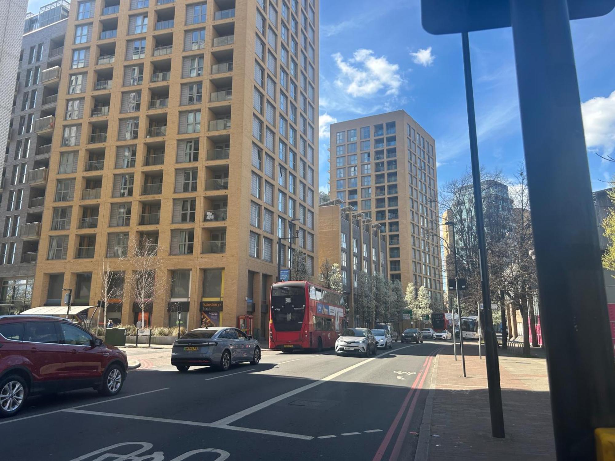 Appartamento 1-bed Sleeps 4 Near Attractions & Transport *