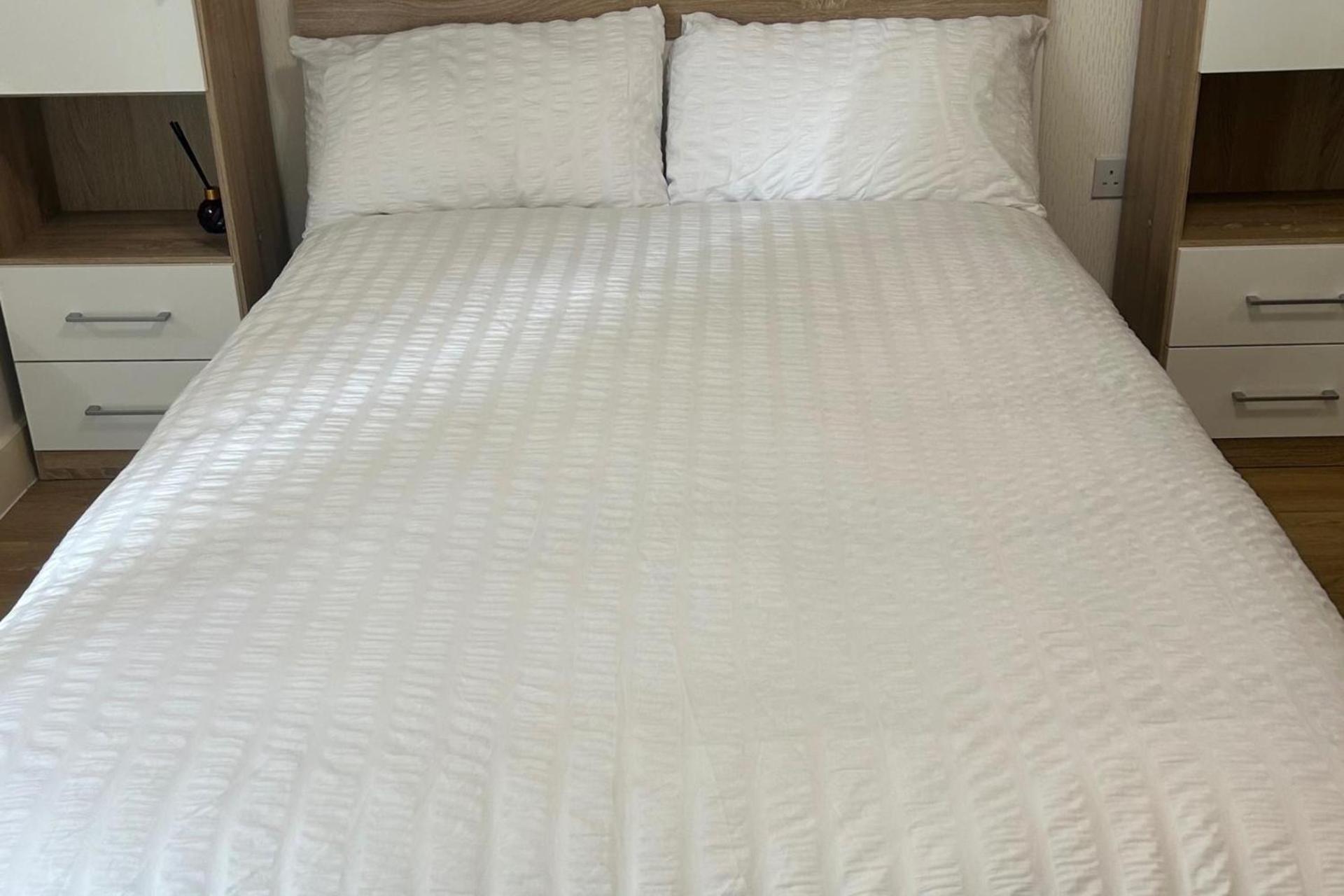 1-bed Sleeps 4 Near Attractions & Transport